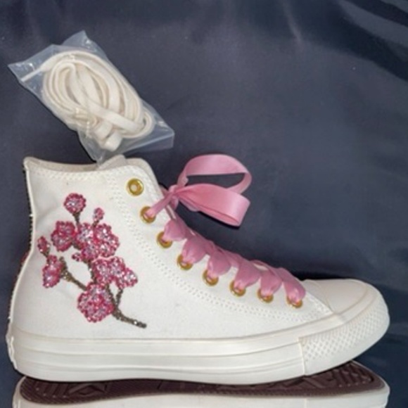 Custom Converse All Stars adorned in Swarovski Crystals - Picture 5 of 7
